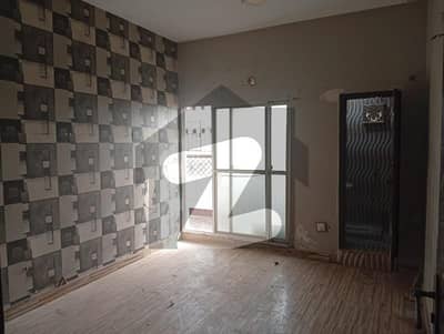 Spacious 1250 Square Feet Flat Available For Rent In Gulshan-E-Iqbal - Block 16