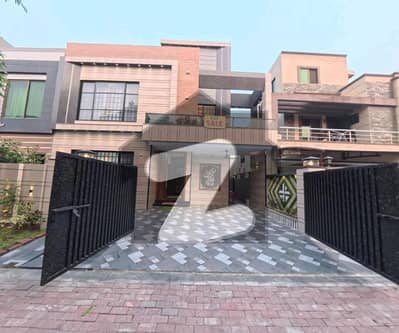 10 MARLA BRAND NEW LUXUARY FULL HOUSE FOR RENT IN overseas b BLOCK BAHRIA TOWN LAHORE