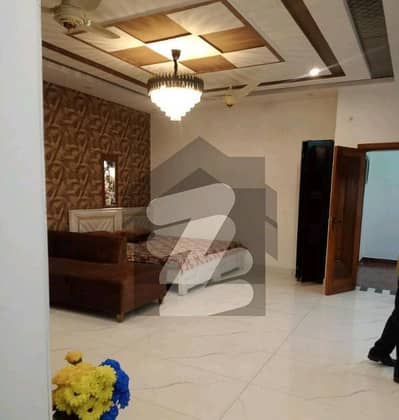 10 Marla Brand New Luxury Fully Furnished Upper Portion With Real Pics In Overseas A Block , Bahria Town Lahore.