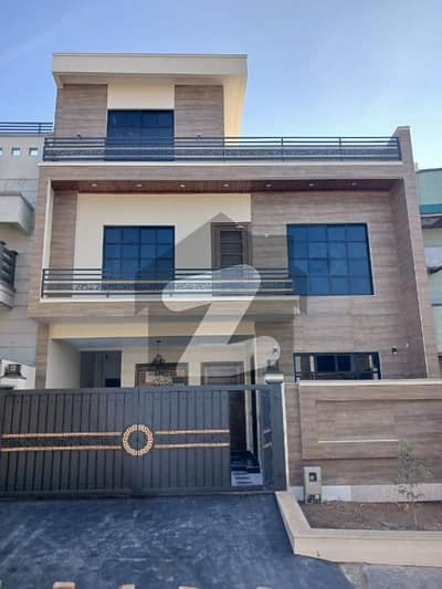 30x60 Beautifull House For Sale in G-13