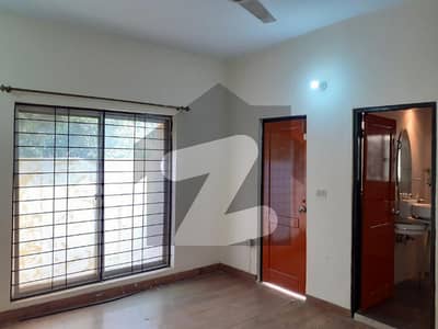 8 MARLA FULL HOUSE FOR RENT IN SAFARI VILLAS BAHRIA TOWN LAHORE