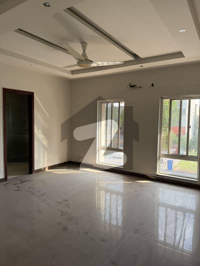 LUSH CONDITION FAMILY APARTMENT AVAILABLE FOR RENT