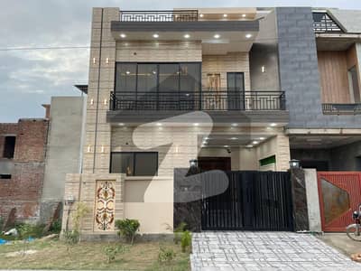 رائل آرچرڈ - بلاک ایف رائل آرچرڈ,ملتان پبلک سکول روڈ,ملتان میں 4 کمروں کا 5 مرلہ مکان 2.0 کروڑ میں برائے فروخت۔