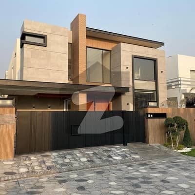 ڈی ایچ اے فیز 7 ڈیفنس (ڈی ایچ اے),لاہور میں 6 کمروں کا 1 کنال مکان 10.25 کروڑ میں برائے فروخت۔