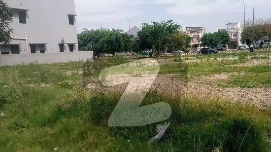 TOP LOCATION BACK OF MAIN IDEAL LOCATION FOR BUILDER