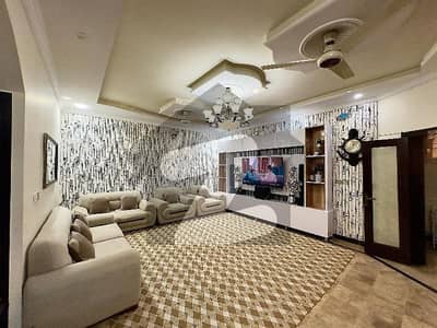 سوان گارڈن اسلام آباد میں 7 کمروں کا 10 مرلہ مکان 3.75 کروڑ میں برائے فروخت۔