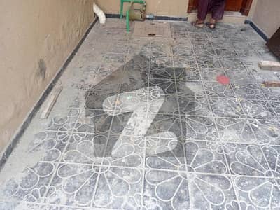 ایم پی سی ایچ ایس ۔ ملٹی گارڈنز بی ۔ 17,اسلام آباد میں 4 کمروں کا 5 مرلہ مکان 75.0 ہزار میں کرایہ پر دستیاب ہے۔