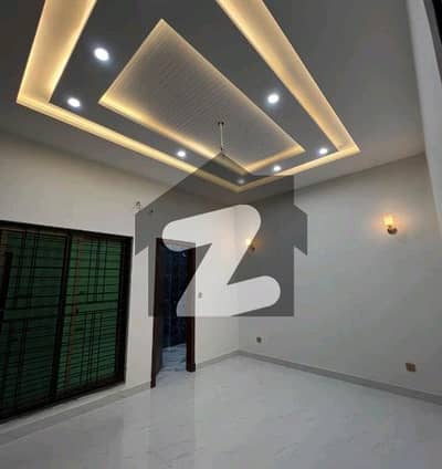 پارک ویو سٹی ۔ تولپ ایکسٹینشن بلاک پارک ویو سٹی,لاہور میں 4 کمروں کا 5 مرلہ مکان 2.2 کروڑ میں برائے فروخت۔