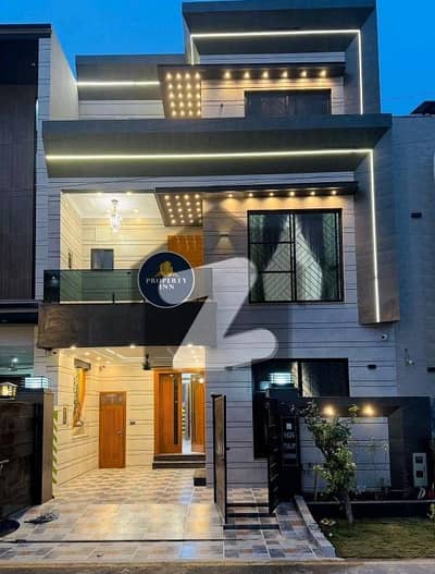 پارک ویو سٹی ۔ تولپ ایکسٹینشن بلاک پارک ویو سٹی,لاہور میں 4 کمروں کا 5 مرلہ مکان 2.45 کروڑ میں برائے فروخت۔