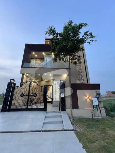 رائل پام سٹی ۔ بلاک آئی رئیل پام سٹی,ایمن آباد موڑ,گوجرانوالہ میں 4 کمروں کا 5 مرلہ مکان 1.75 کروڑ میں برائے فروخت۔