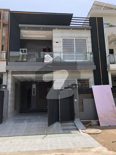 5 Marla Brand New Modern Design Lavish House For Sale In Park View City Lahore | For Discounted Price And Original Pictures Download The App "Signature Lands".