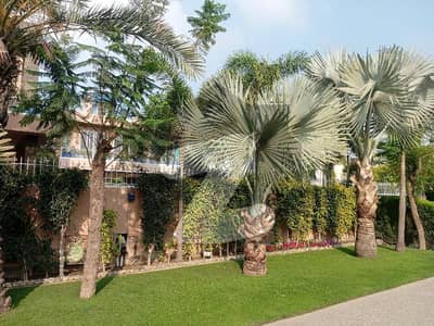 ڈی ایچ اے فیز 6 - بلاک جی فیز 6,ڈیفنس (ڈی ایچ اے),لاہور میں 8 کمروں کا 2 کنال مکان 25.0 کروڑ میں برائے فروخت۔