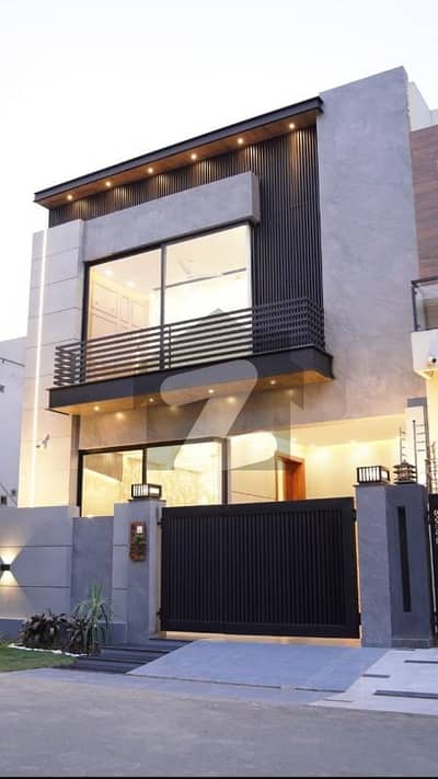 PERFECT FAMILY HOME! 5 MARLA HOUSE FOR SALE IN DHA PHASE 9 TOWN