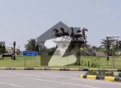 Corner Blvd 5.5 marla Plot For Sale