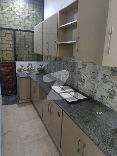 والٹن روڈ لاہور میں 1 کمرے کا 3 مرلہ زیریں پورشن 30.0 ہزار میں کرایہ پر دستیاب ہے۔