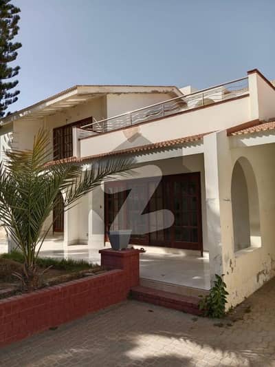 Prime 888 Sq. Yd Slightly Used House Ground + 1 + Basement 3 +5 Bed DD Main Bukhari, DHA Phase 7