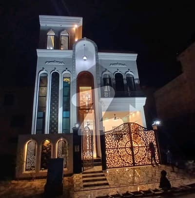 سٹی ہاؤسنگ سوسائٹی گوجرانوالہ میں 6 کمروں کا 5 مرلہ مکان 2.5 کروڑ میں برائے فروخت۔