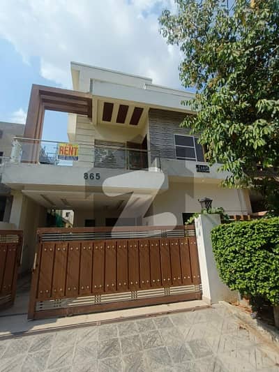 بحریہ ٹاؤن فیز 2 بحریہ ٹاؤن راولپنڈی,راولپنڈی میں 5 کمروں کا 10 مرلہ مکان 1.7 لاکھ میں کرایہ پر دستیاب ہے۔