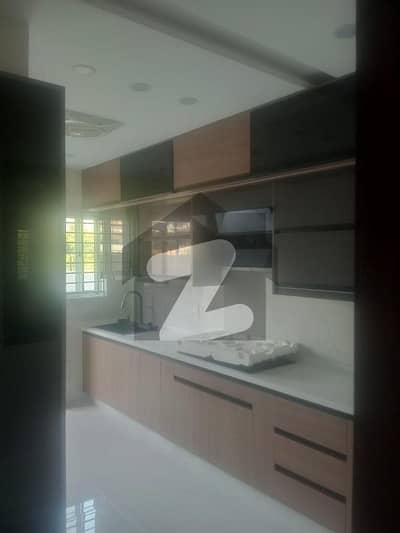 ڈی ۔ 12/1 ڈی ۔ 12,اسلام آباد میں 5 کمروں کا 10 مرلہ مکان 12.0 کروڑ میں برائے فروخت۔