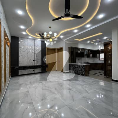 10MARLA BRAND NEW DESIGNER HOUSE FOR SALE IN BAHRIA TOWN