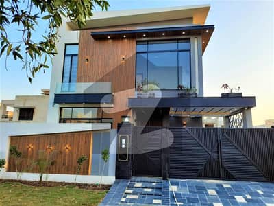 Valencia 11.5 Marla Plot For Sale Close To Main Entrance Easy Approach