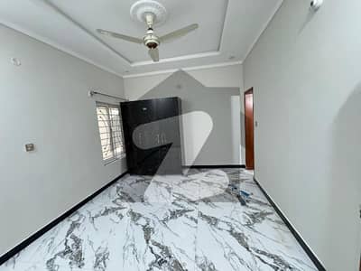 گلبرگ ریزیڈنشیا گلبرگ,اسلام آباد میں 6 کمروں کا 10 مرلہ مکان 2.0 لاکھ میں کرایہ پر دستیاب ہے۔