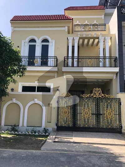 5 Marla Lavish House Facing Park For Sale In Park View City Lahore | For Discounted Price And Original Pictures Download The App "Signature Lands".
