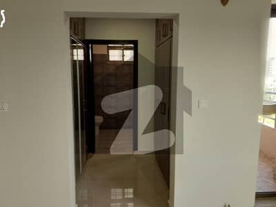 12 MARLA 4 BEDROOMS APARTMENT AVAILABLE FOR SALE