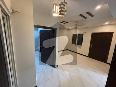 ایچ ۔ 13 اسلام آباد میں 2 کمروں کا 5 مرلہ فلیٹ 1.25 کروڑ میں برائے فروخت۔