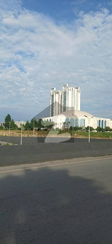 ONE CONSTITUTION 1 BED UN FURNISHED APARTMENT AVAILABLE FOR RENT