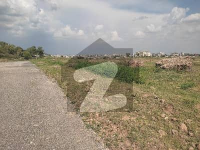 CORNOR PLOT FOR SALE IN E 12 /1