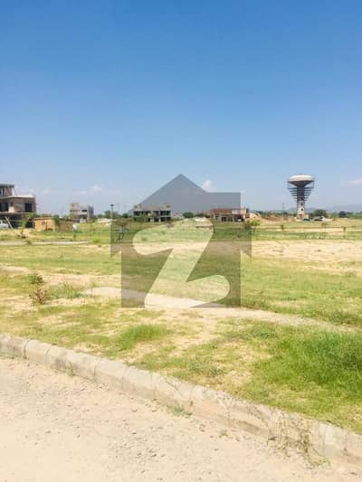 10 Marla Develop Possession Main Road Plot For Sale In V Block Gulberg