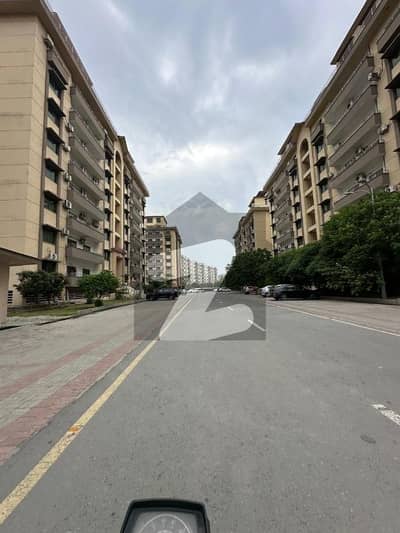 Brand New 3 Bed Room Apartment Available For Rent in Askari 11 Lahore
