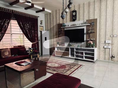 سوان گارڈن اسلام آباد میں 3 کمروں کا 1 کنال مکان 4.2 کروڑ میں برائے فروخت۔