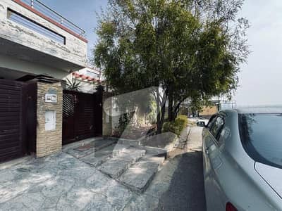 سوان گارڈن اسلام آباد میں 3 کمروں کا 1 کنال مکان 4.2 کروڑ میں برائے فروخت۔