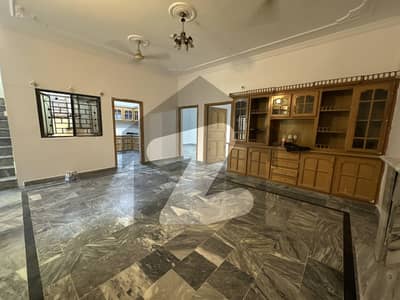 پی ڈبلیو ڈی ہاؤسنگ سکیم اسلام آباد میں 5 کمروں کا 10 مرلہ مکان 1.3 لاکھ میں کرایہ پر دستیاب ہے۔