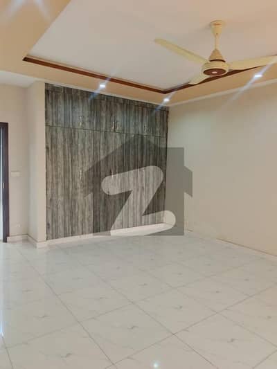 10 Marla House Available For Rent