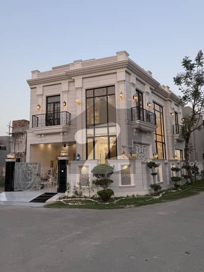 ڈی ایچ اے 9 ٹاؤن ۔ بلاک بی ڈی ایچ اے 9 ٹاؤن,ڈیفنس (ڈی ایچ اے),لاہور میں 3 کمروں کا 5 مرلہ مکان 2.65 کروڑ میں برائے فروخت۔