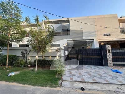 بش ایگزیکٹو ولاز ملتان میں 4 کمروں کا 5 مرلہ مکان 1.7 کروڑ میں برائے فروخت۔