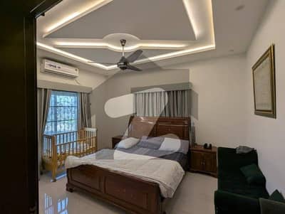 room available for rent in i8 for female