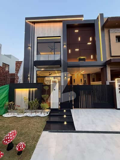 DHA LAHORE 5 MARLA LUXURIOUS HOUSE SALE TOP LOCATION