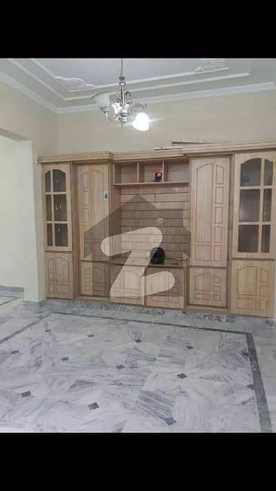 سیونتھ روڈ راولپنڈی میں 4 کمروں کا 4 مرلہ مکان 3.25 کروڑ میں برائے فروخت۔