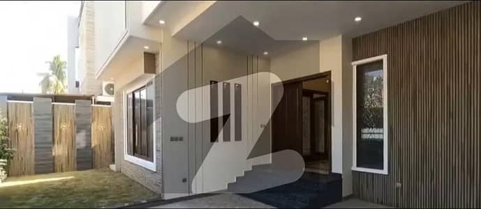 نارتھ ناظم آباد ۔ بلاک این نارتھ ناظم آباد,کراچی میں 6 کمروں کا 1 کنال مکان 15.0 کروڑ میں برائے فروخت۔