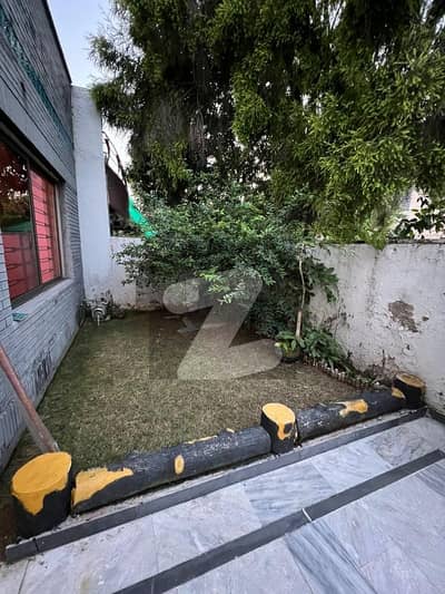 چکلالہ سکیم 3 چکلالہ سکیم,راولپنڈی میں 5 کمروں کا 12 مرلہ مکان 4.85 کروڑ میں برائے فروخت۔