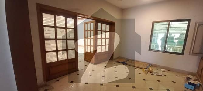 ایف ۔ 10/3 ایف ۔ 10,اسلام آباد میں 7 کمروں کا 1 کنال مکان 4.0 لاکھ میں کرایہ پر دستیاب ہے۔