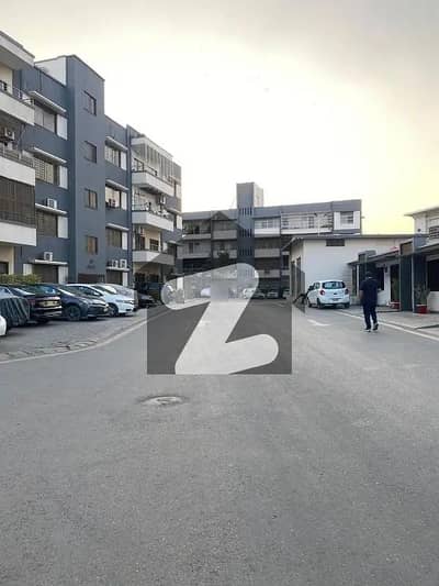 عسکری 4 گلستانِ جوہر,کراچی میں 3 کمروں کا 12 مرلہ فلیٹ 6.8 کروڑ میں برائے فروخت۔