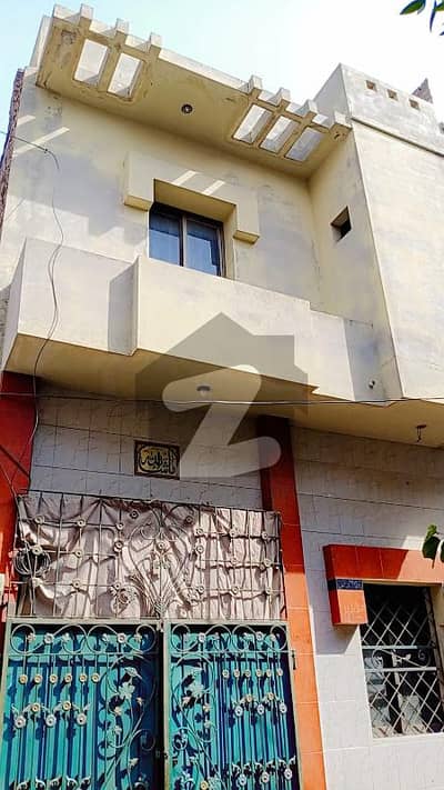 سمندری روڈ فیصل آباد میں 3 کمروں کا 2 مرلہ مکان 1.0 کروڑ میں برائے فروخت۔