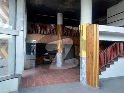 ڈی ایچ اے فیز 6 ڈی ایچ اے ڈیفینس,کراچی میں 8 مرلہ Studio عمارت 35.0 کروڑ میں برائے فروخت۔