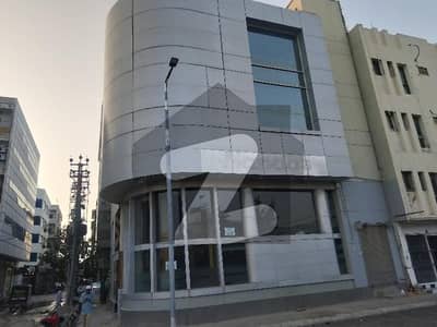 200 Square Yards Building For sale