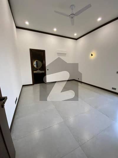 BRAND NEW BUNGLOW FOR SALE  DHA PHASE 8  PEACE FULL LOCATION SEA VIEW LOOKING IN BUNGLOW